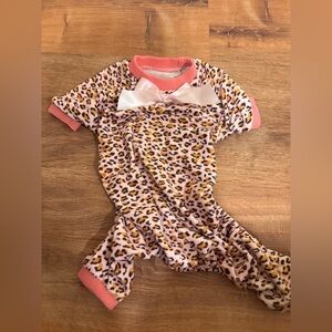 NWOT Fitwarm Leopard Print Pet Outfit with Pink Bow​​​​